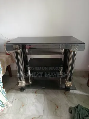 টিভি স্ট্যান্ড