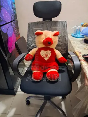 Office or PC Boss Chair With Head Rest
