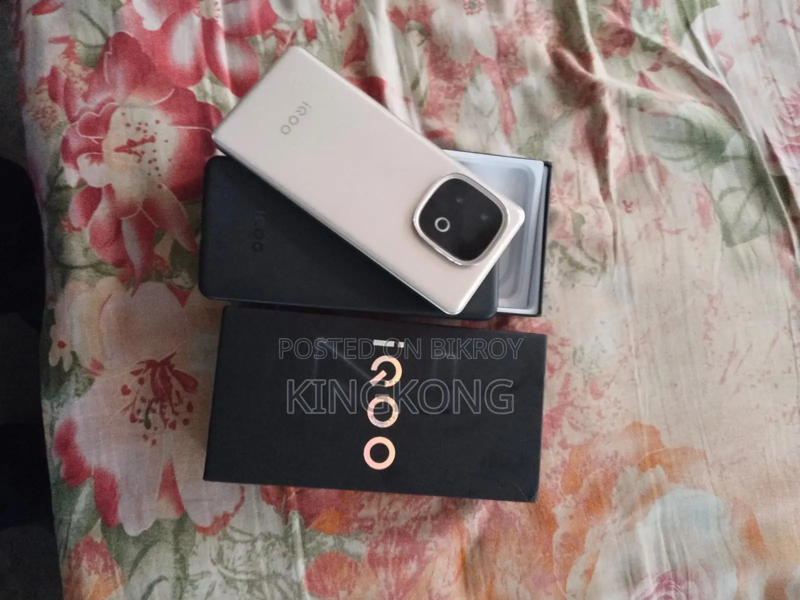 iQOO 11 256 GB White