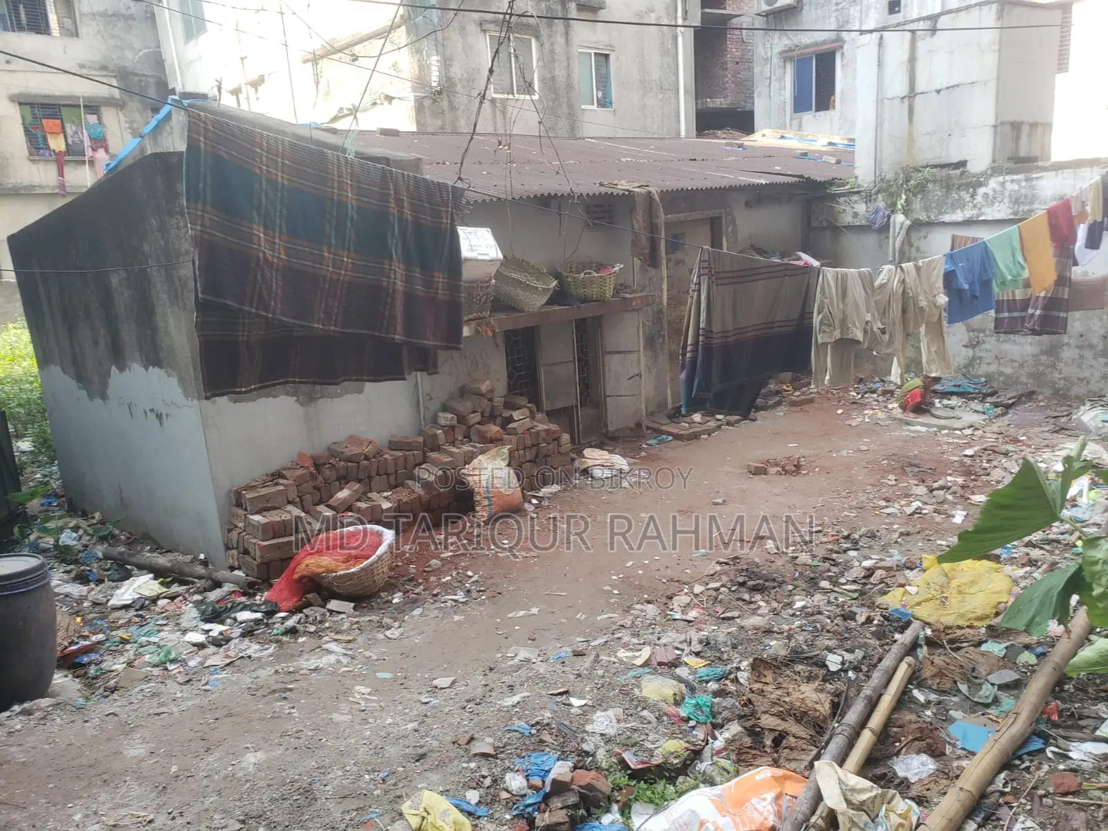 দক্ষিণমুখী ৩ কাঠার নিষ্কণ্টক প্লট বিক্রয় – কদমতলী, ঢাকা
