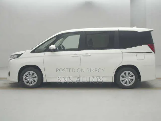 Toyota Noah 2022 Pearl