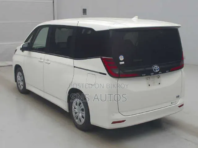 Toyota Noah 2022 Pearl