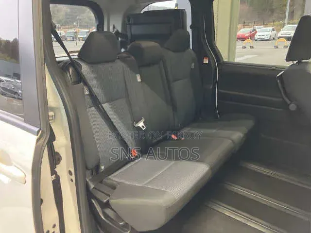 Toyota Noah 2022 Pearl