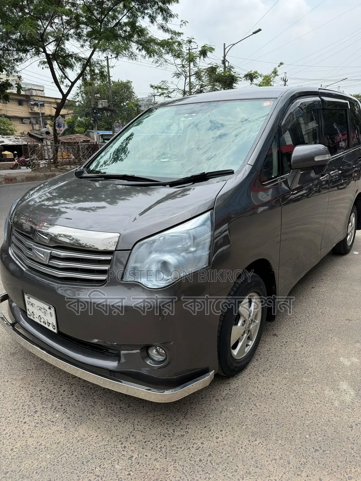 Toyota Noah 2010 Gray
