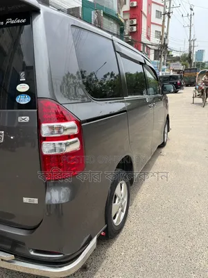 Toyota Noah 2010 Gray