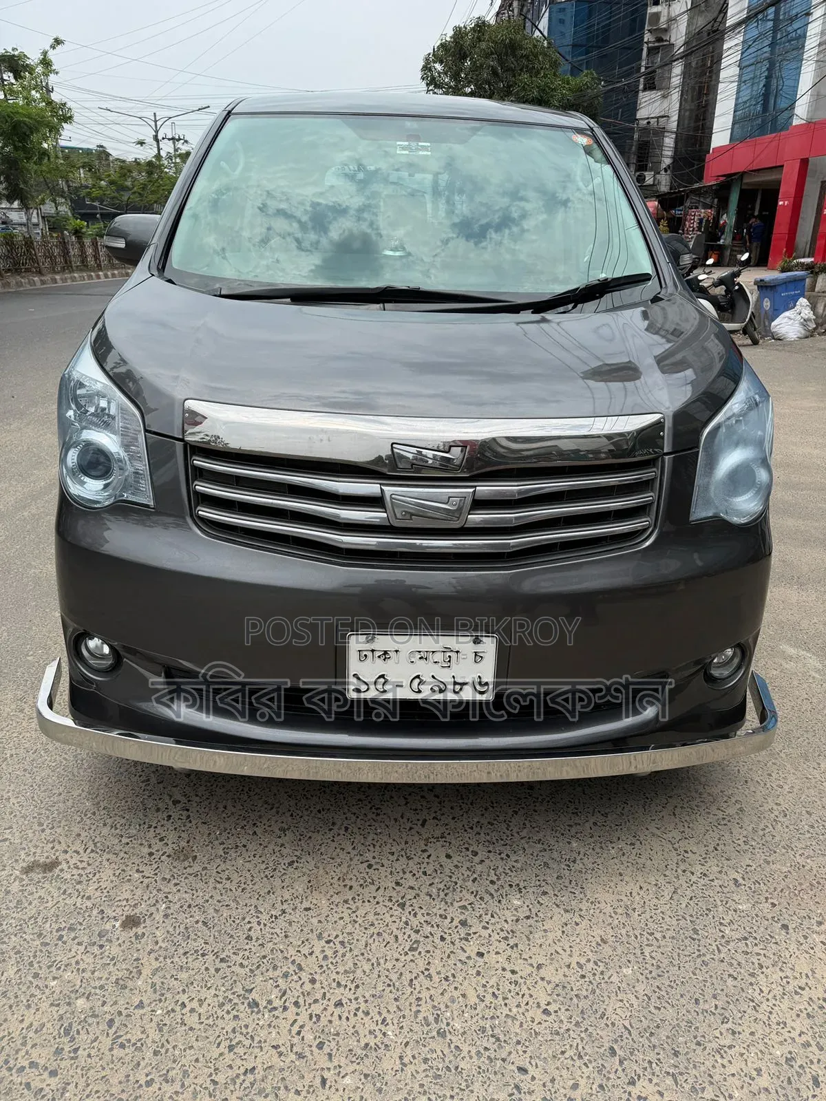Toyota Noah 2010 Gray