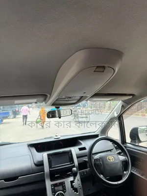 Toyota Noah 2010 Gray