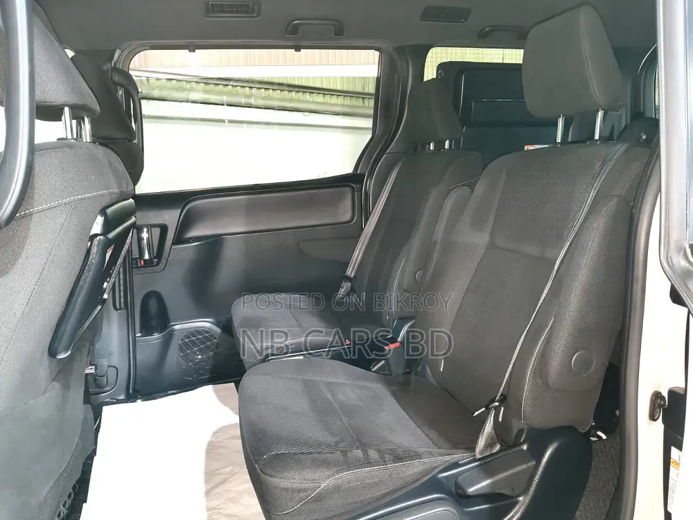 Toyota Voxy 2020 Pearl