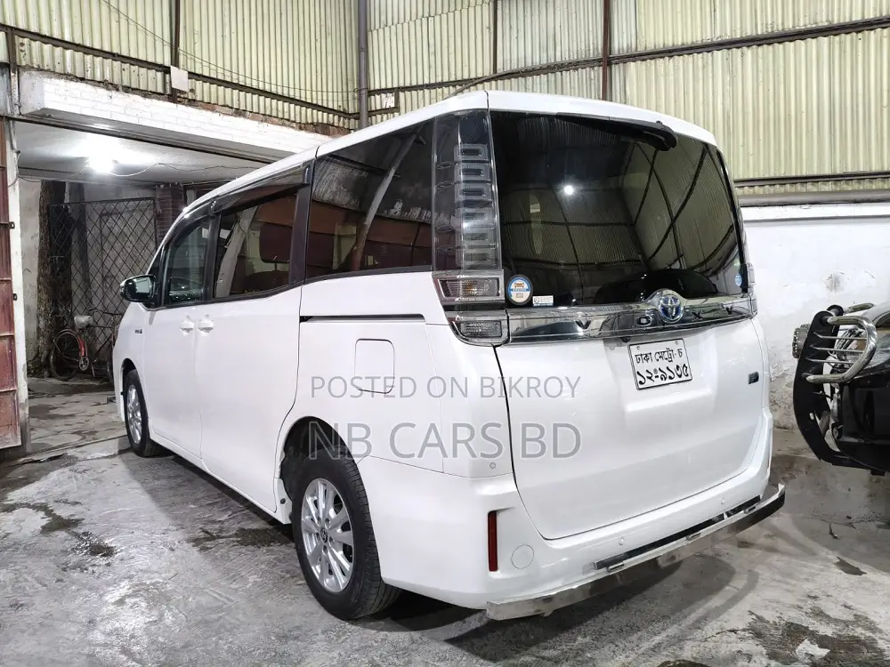 Toyota Voxy 2020 Pearl