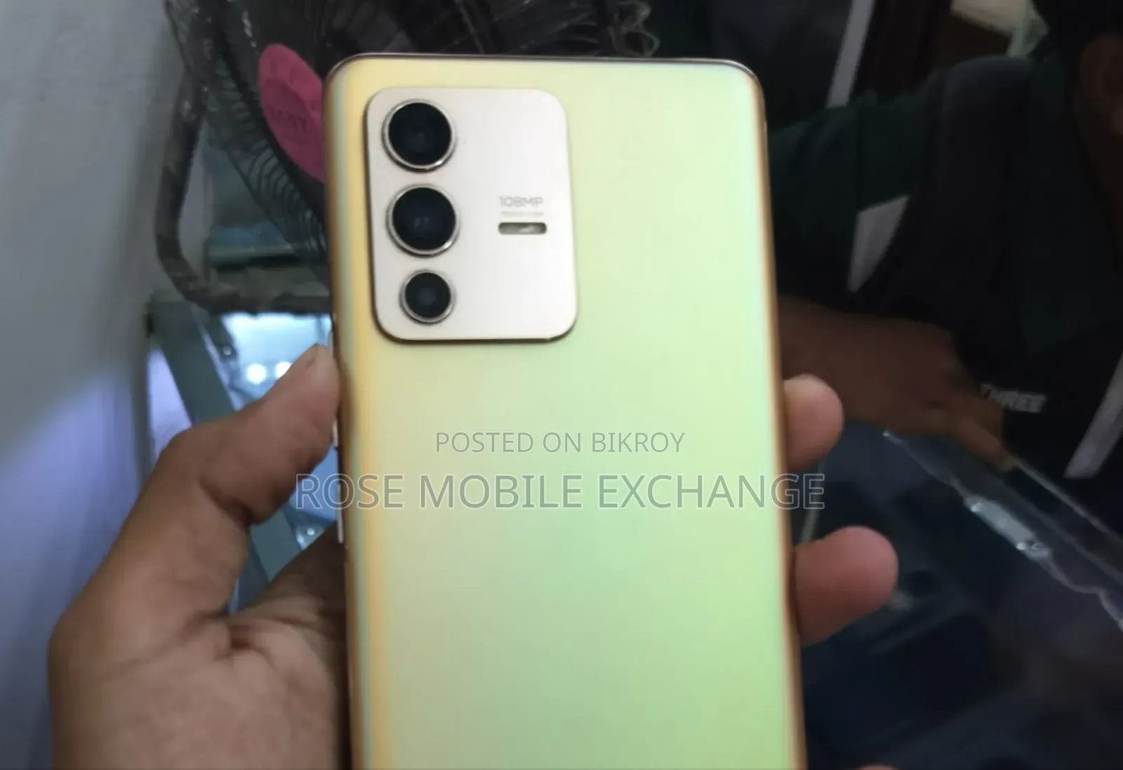 Vivo 256 GB Gold