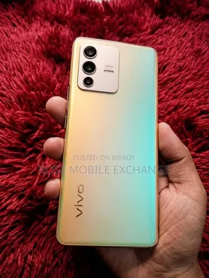 Vivo 256 GB Gold