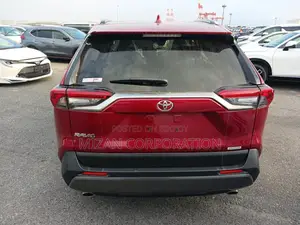 Toyota RAV4 অ্যাডভেঞ্চার ২০২১ লাল