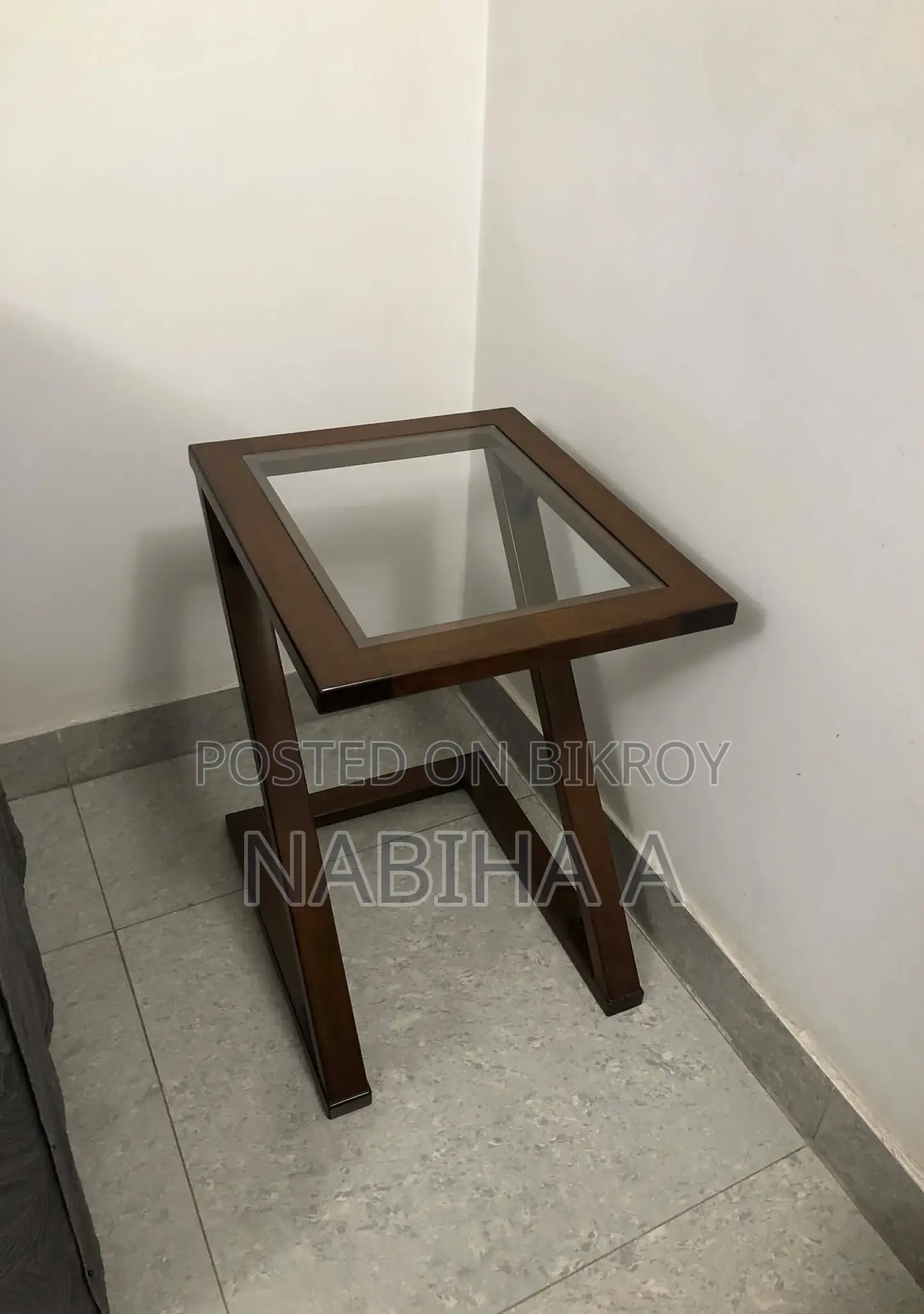 Hatil Corner Tables