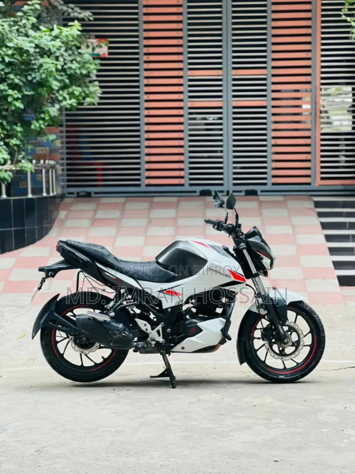 Hero Thriller 160R 2022 White