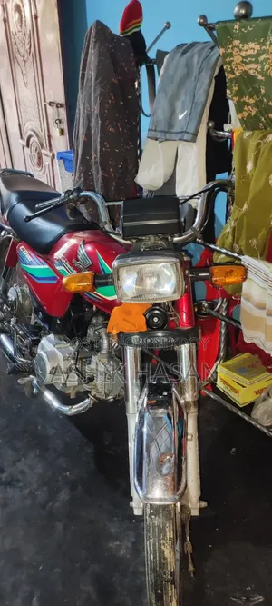 Honda CB 2013 Red