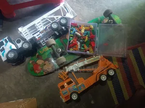 স্কেটবোর্ড+ট্র্যাক এবং লিটল কার সেট