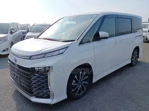 Toyota Voxy 2022 Pearl