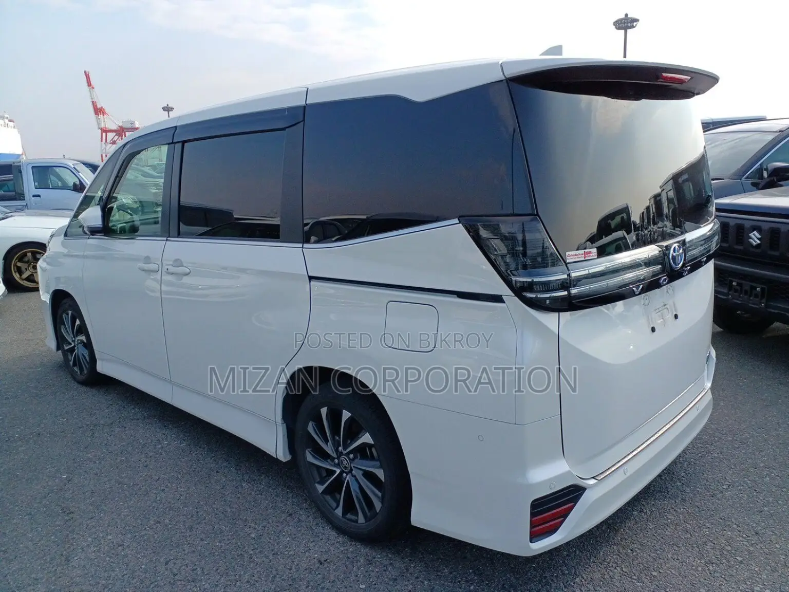 Toyota Voxy 2022 Pearl