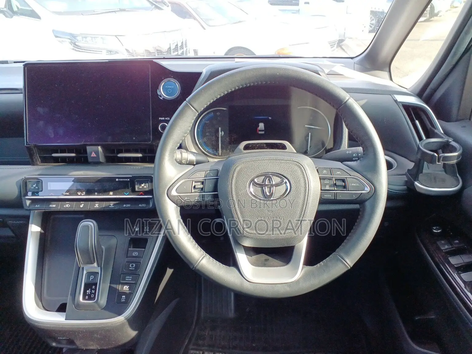 Toyota Voxy 2022 Pearl