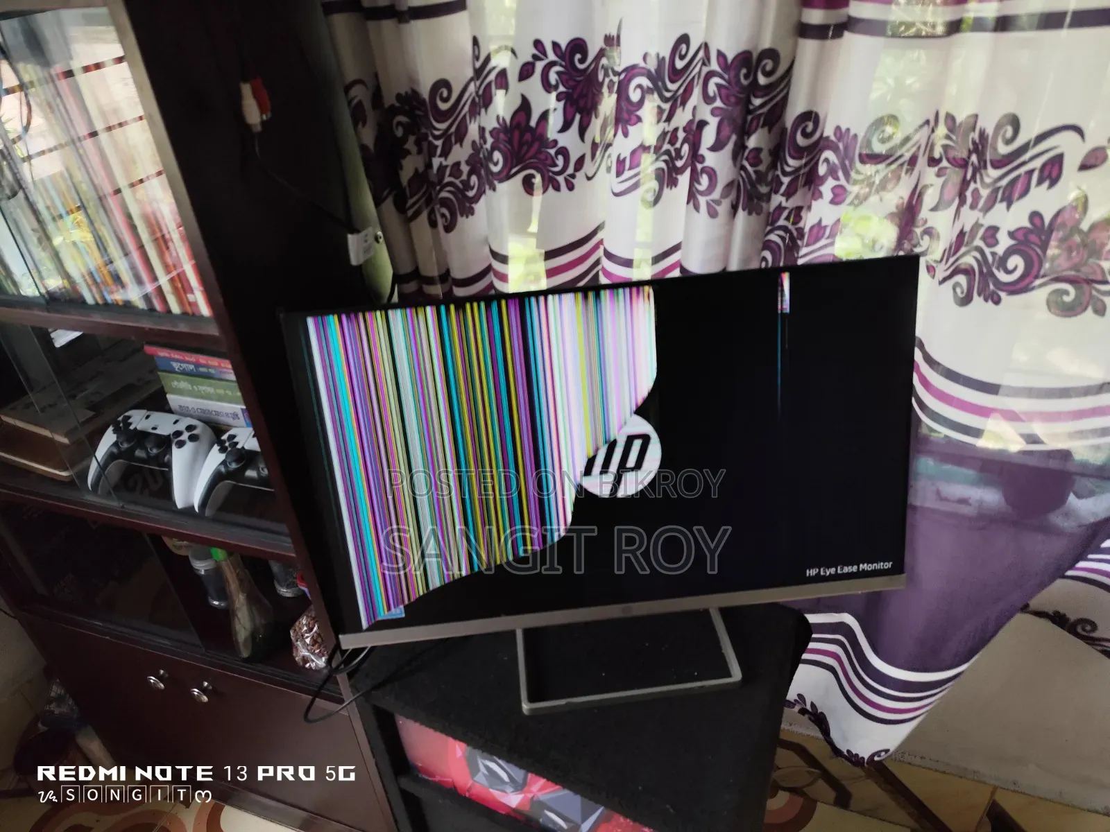 HP Monitor for Sale: Display Issue, Overall Good Condition