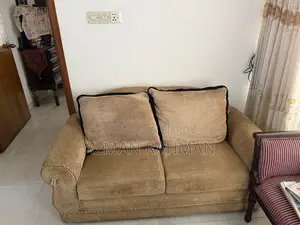২ সিটার সোফা