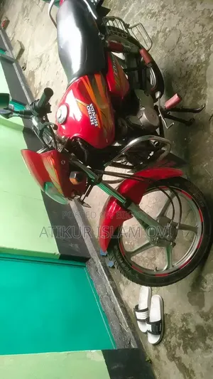 Hero Dawn 100 2012 Red
