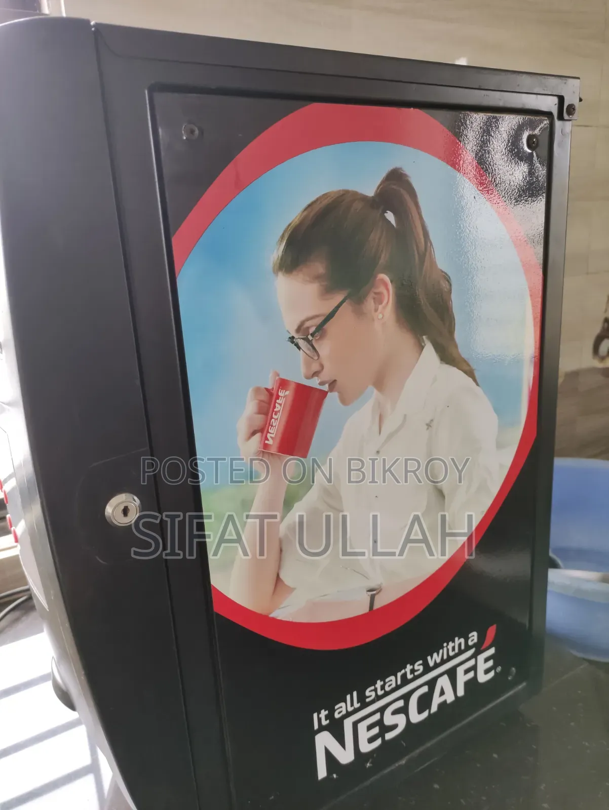 Nescafé Commercial Vending Machine for Sale. In perfect condition.