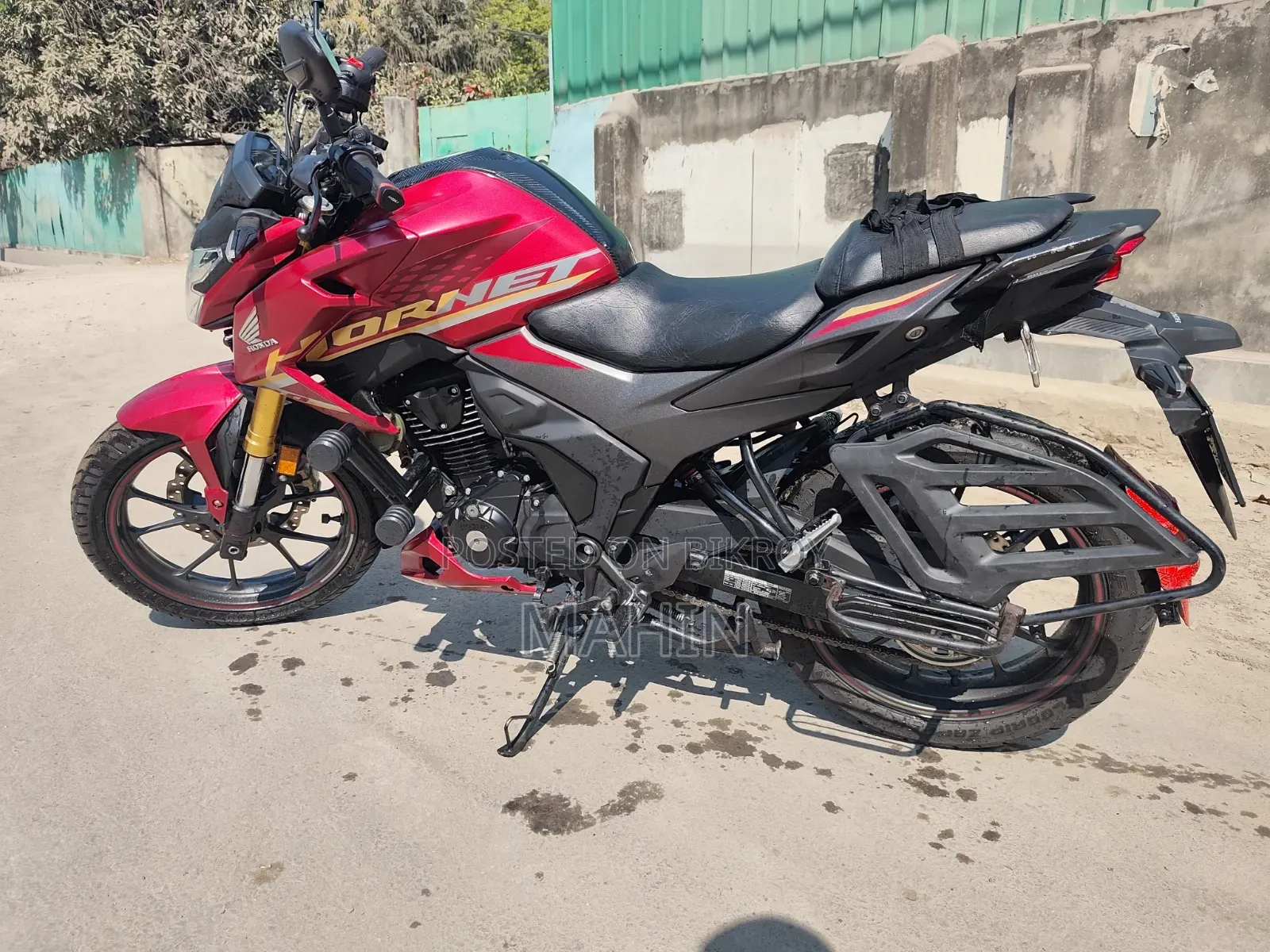 Honda Hornet 2025 Red