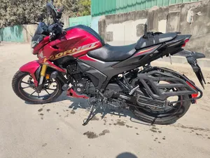 Honda Hornet 2025 Red