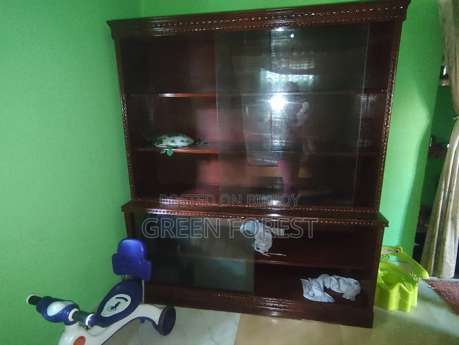 সেগুন কাঠের শোকেস