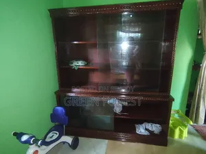 সেগুন কাঠের শোকেস