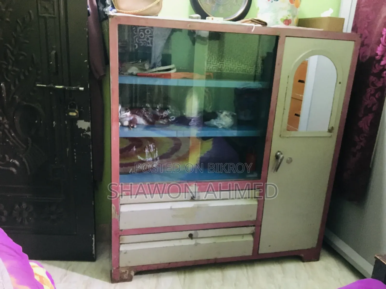 Showcase Used