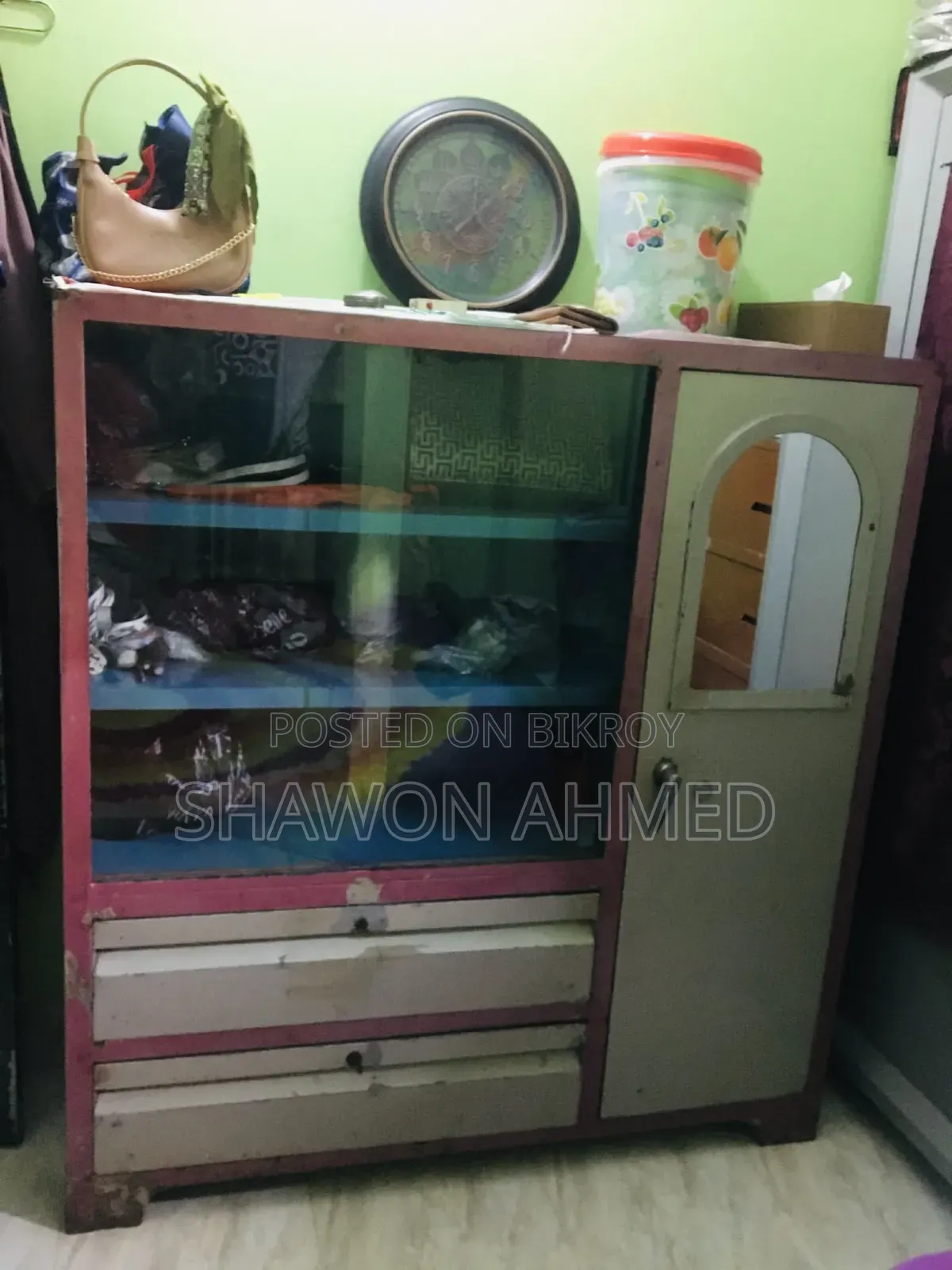 Showcase Used