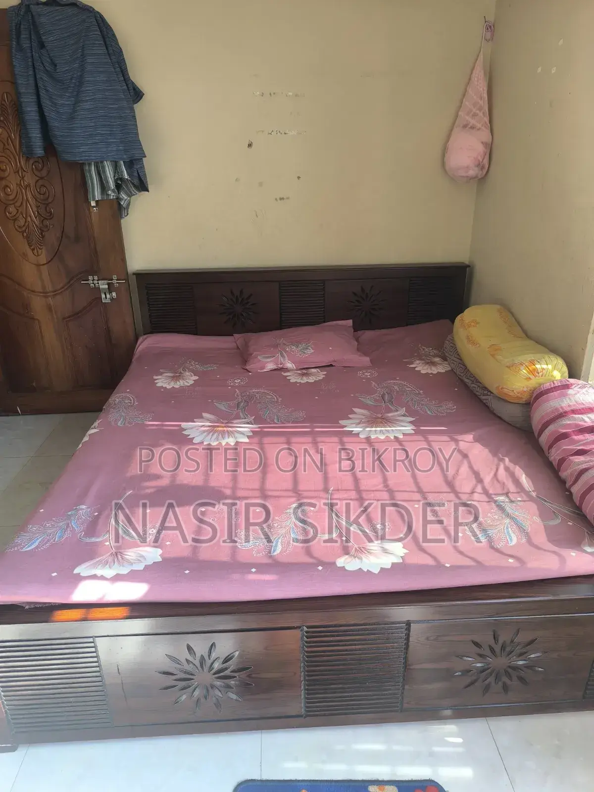 একদম নতুন ছয় ফুট বাই সাত ফিট খাট