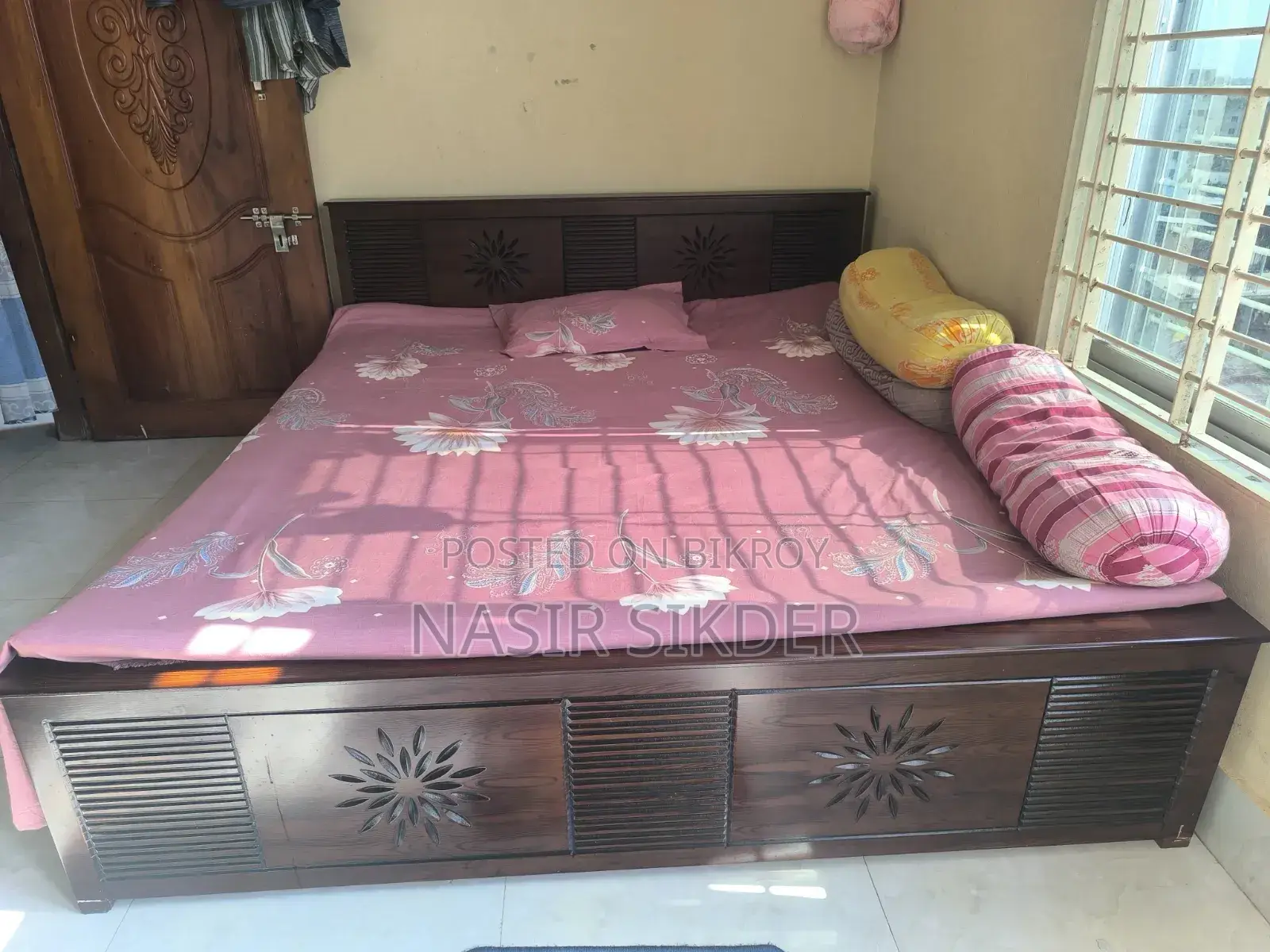একদম নতুন ছয় ফুট বাই সাত ফিট খাট