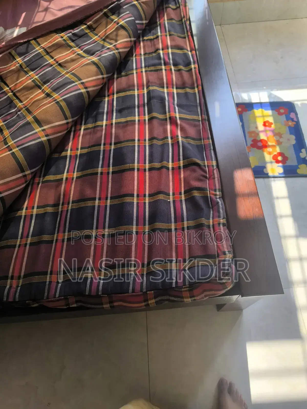 একদম নতুন ছয় ফুট বাই সাত ফিট খাট