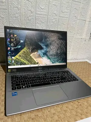 Laptop Acer 3GB Intel SSD 256GB