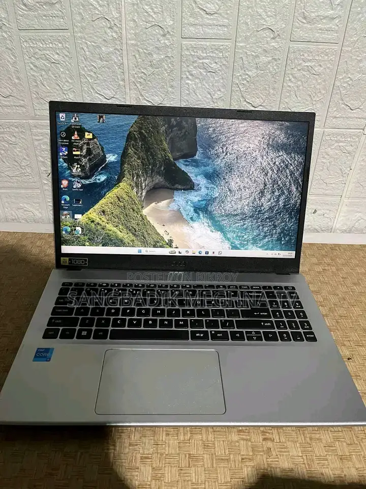 Laptop Acer 3GB Intel SSD 256GB