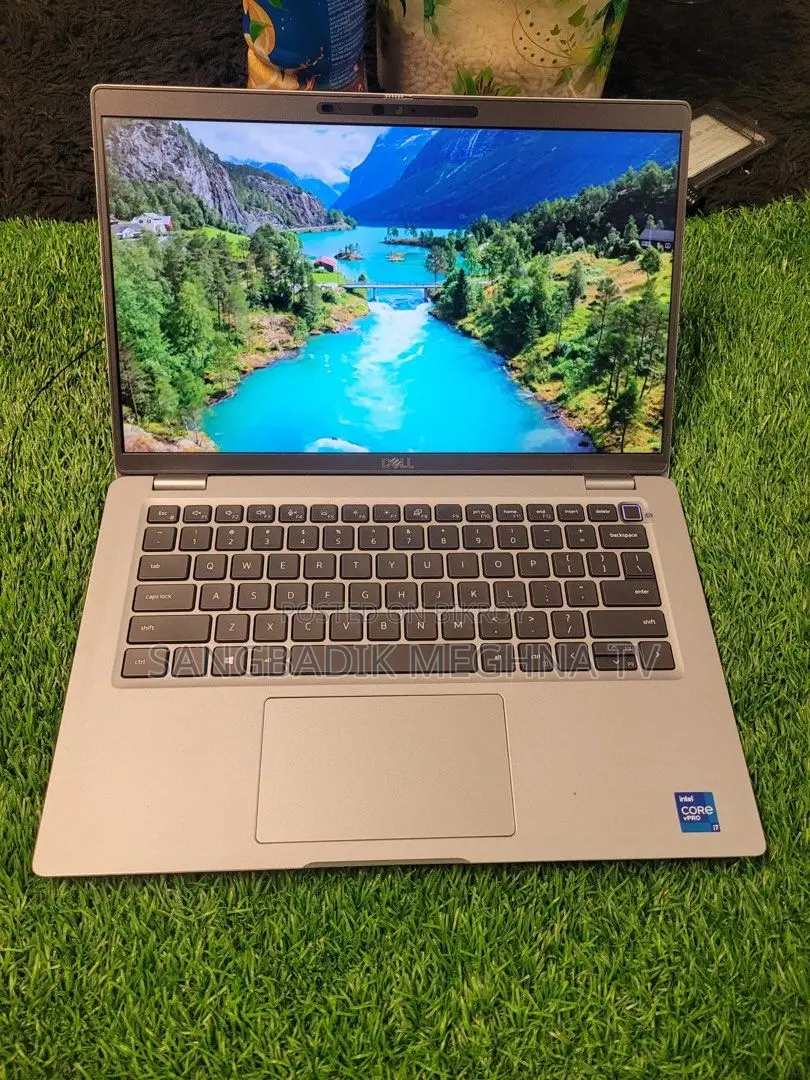 Laptop Dell 3GB Intel SSD 256GB
