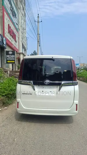 Toyota Esquire 2021 Pearl