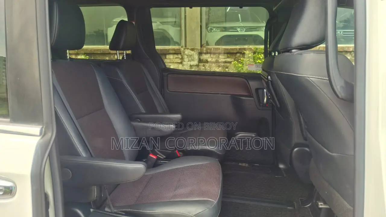 Toyota Esquire 2021 Pearl