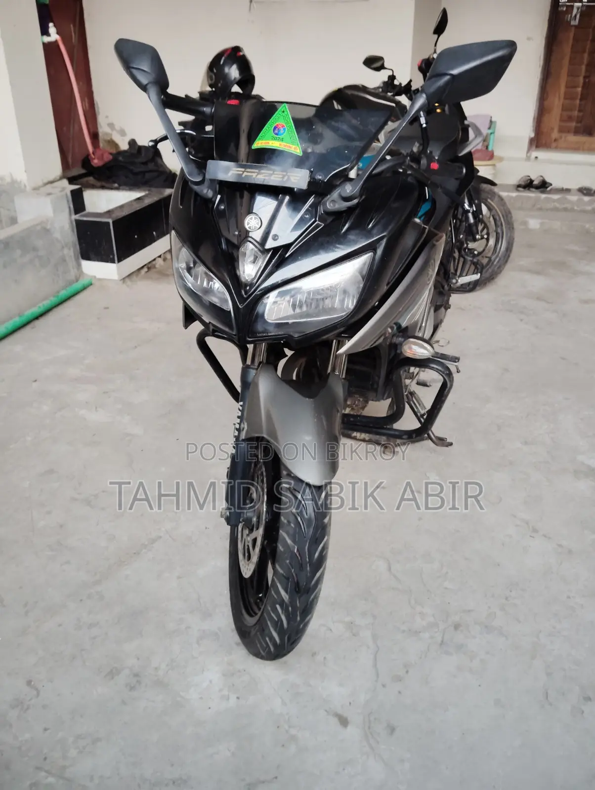Yamaha 2019 Black