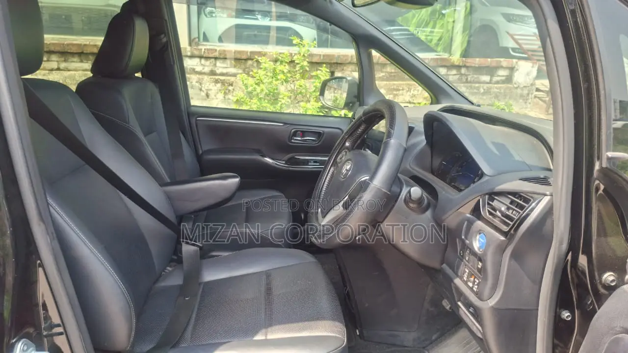 Toyota Esquire 2020 Black