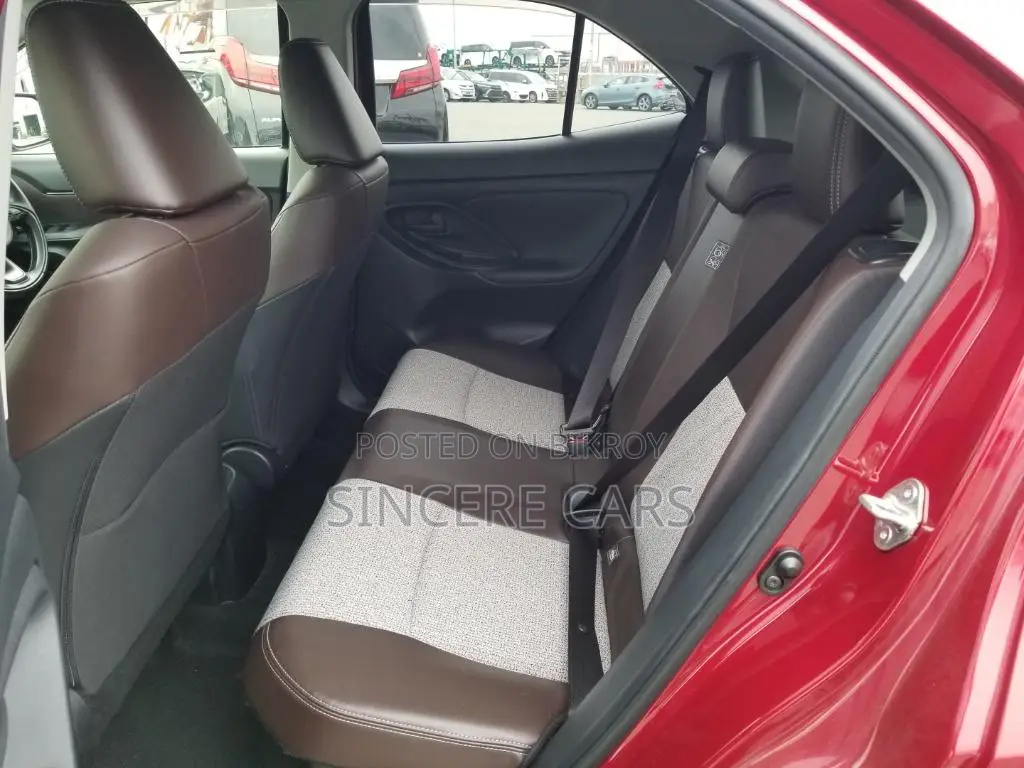 Toyota Yaris Cross 2021 Red