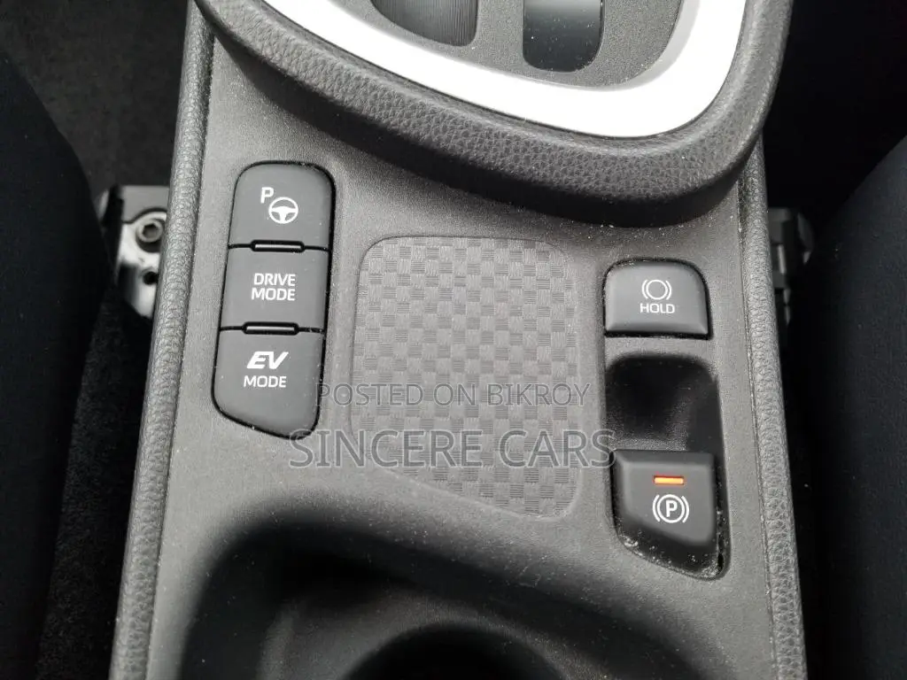 Toyota Yaris Cross 2021 Red