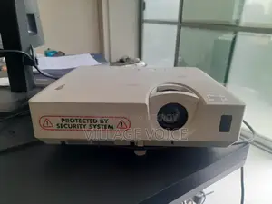 Hitachi Projector