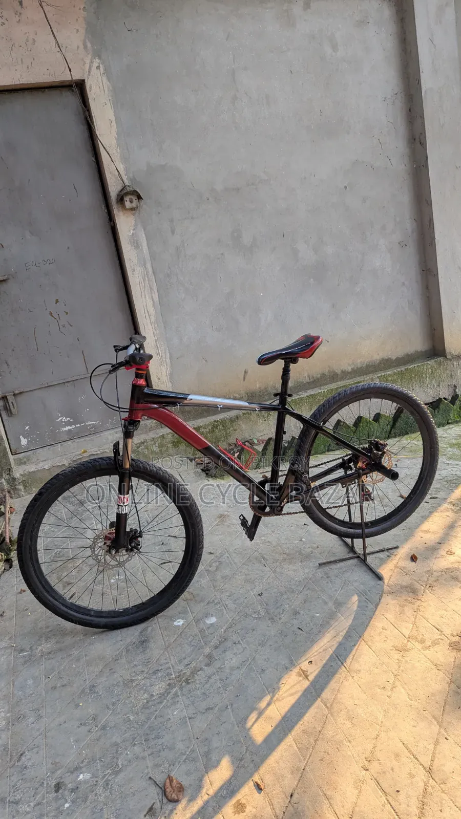 নিউ সাইকেল কাস্টমাইজ করে বানানো হয়েছে এখনো চালানো হয় নাই