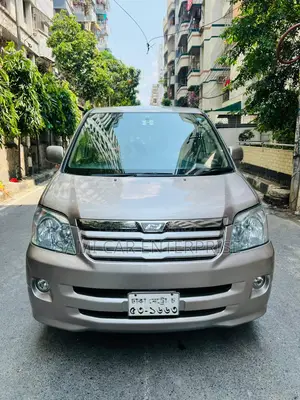 টয়োটা নোয়া ২.০ এডব্লিউডি (৮ সিটার) ২০০২ বেইজ