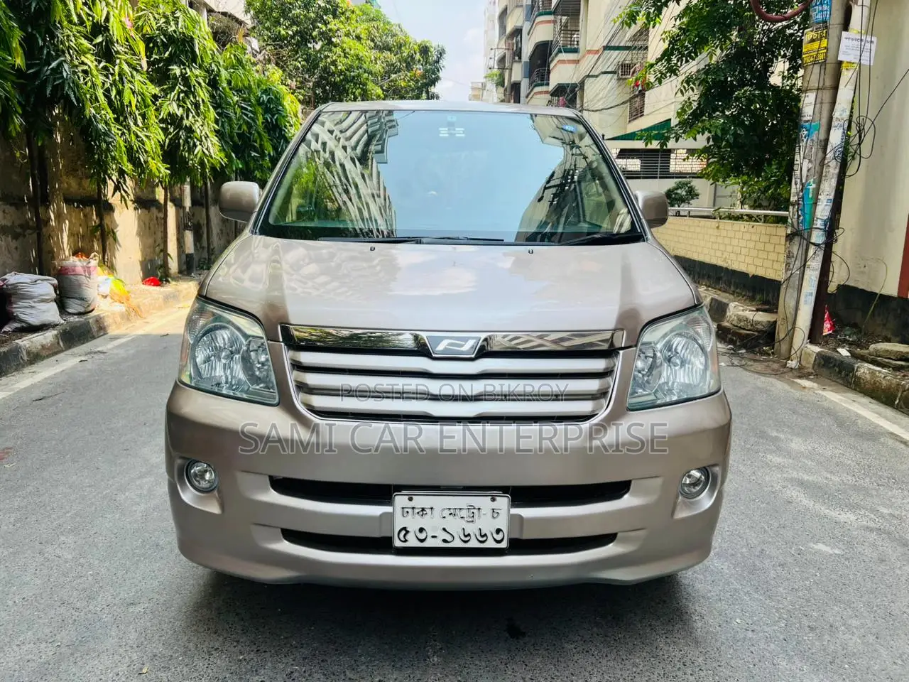 টয়োটা নোয়া ২.০ এডব্লিউডি (৮ সিটার) ২০০২ বেইজ