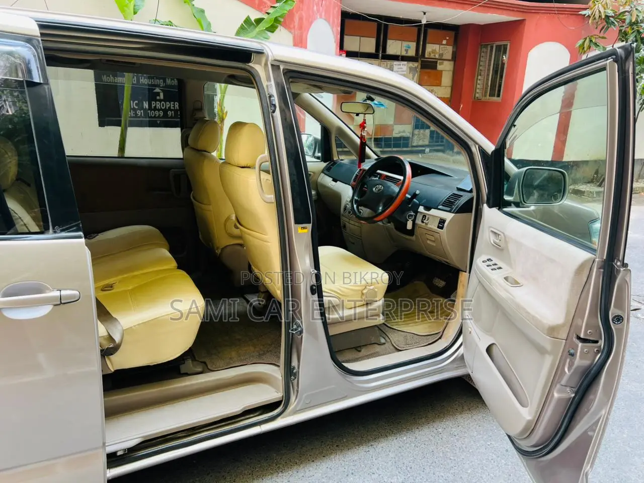 টয়োটা নোয়া ২.০ এডব্লিউডি (৮ সিটার) ২০০২ বেইজ